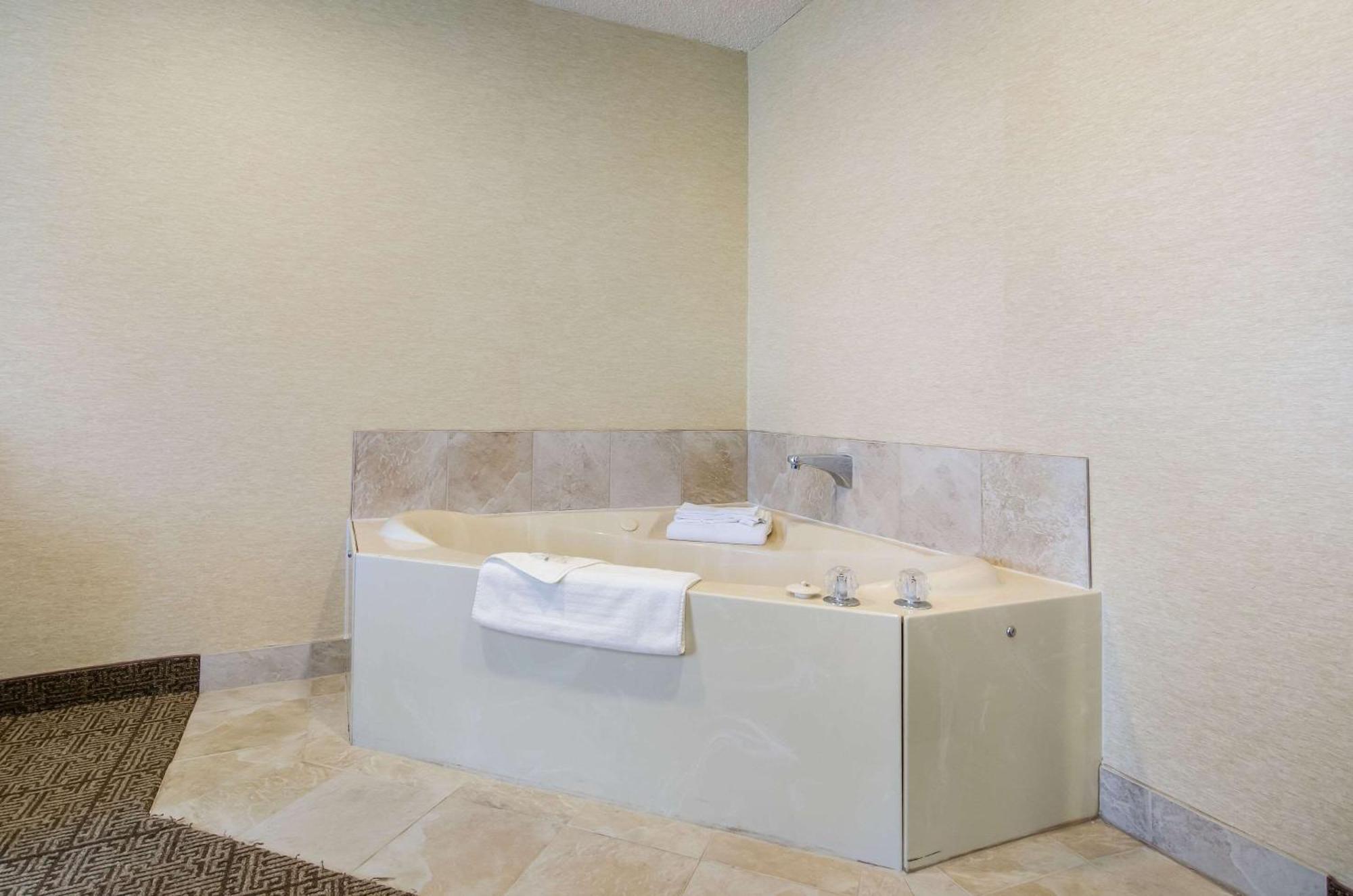 Quality Inn Goodland I-70 Экстерьер фото